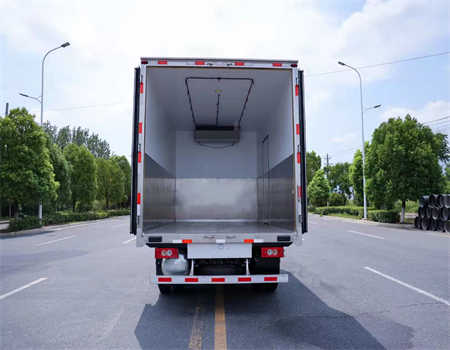 ����W��{�����܇